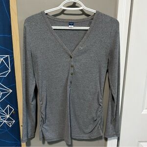 Old Navy Gray Ribbed Maternity Top